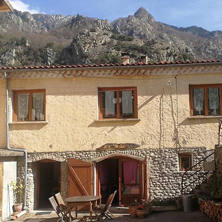La Cirerole Hotel Casteil Exterior photo